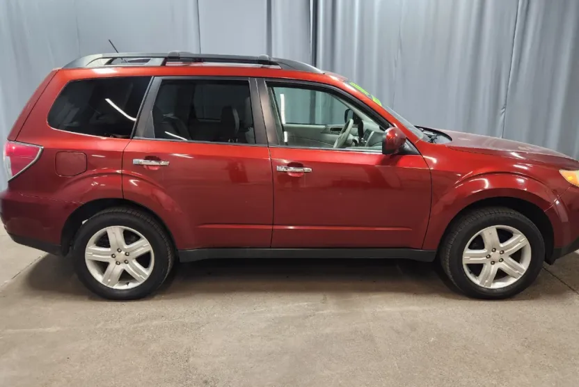 2010 Subaru Forester 2.5X Premium photo 1