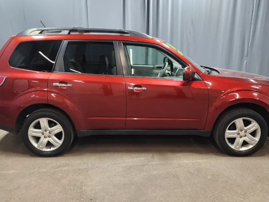 2010 Subaru Forester 2.5X Premium photo 1