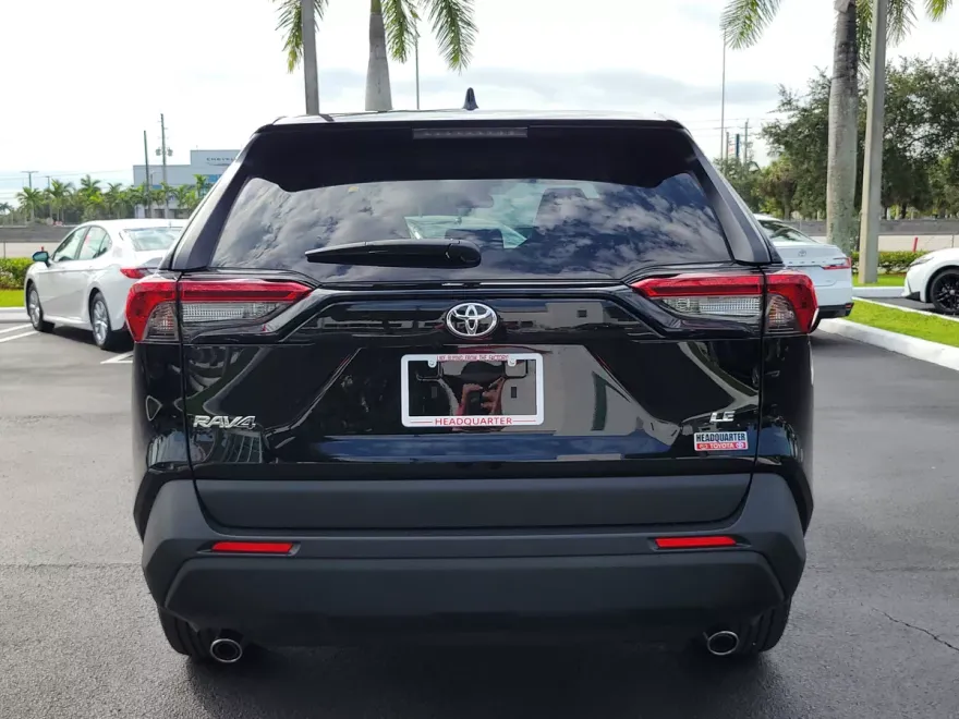 2025 Toyota RAV4 Hybrid LE photo 1