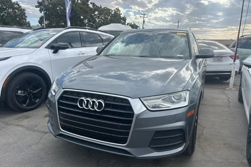 2016 Audi Q3 Premium Plus photo 1