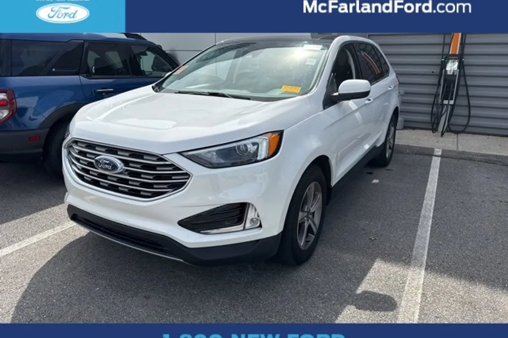 2022 Ford Edge SEL photo 1