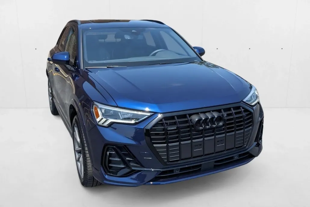 2025 Audi Q3 45 TFSI S line Premium photo 1