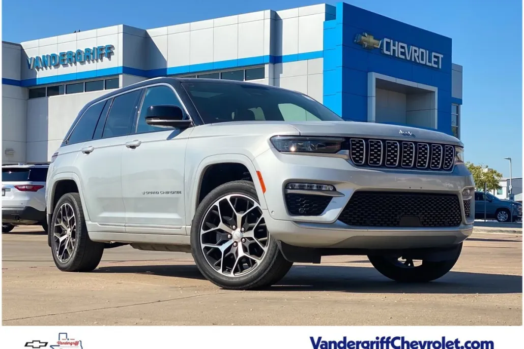 2022 Jeep Cherokee Summit 4xe photo 1