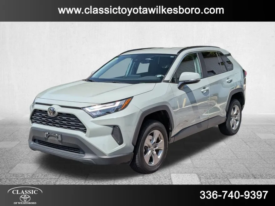 2023 Toyota RAV4 XLE photo 1