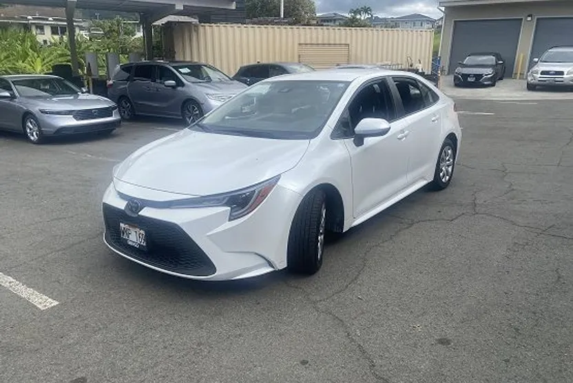 2022 Toyota Corolla LE photo 1