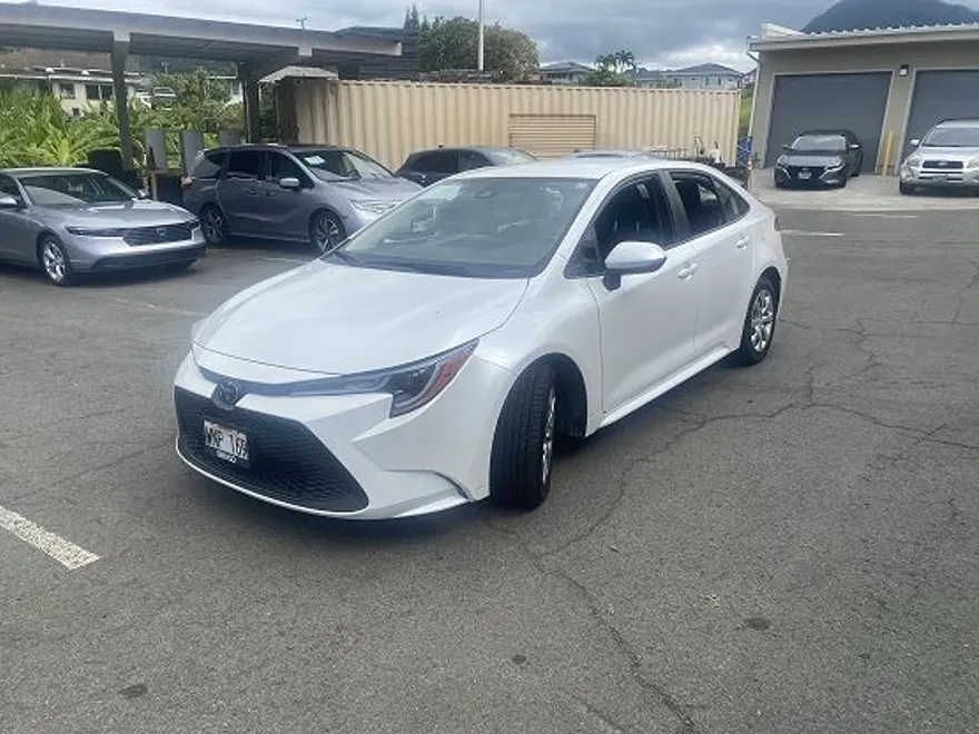 2022 Toyota Corolla LE photo 1
