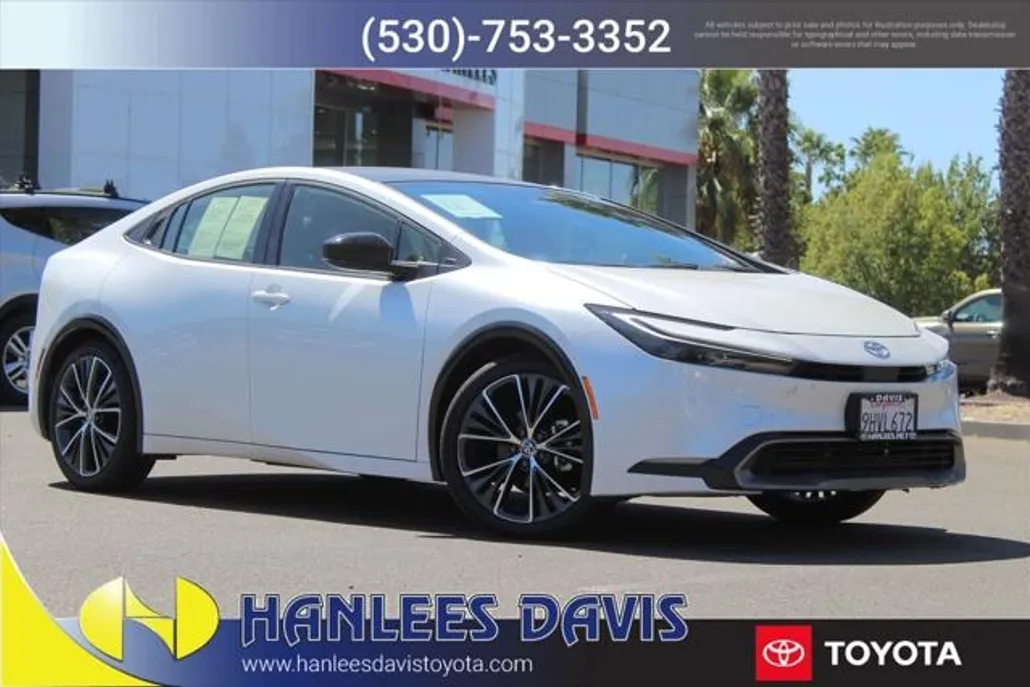2023 Toyota Prius XLE photo 1