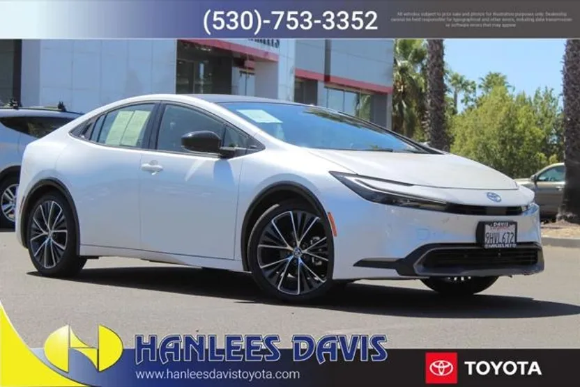 2023 Toyota Prius XLE photo 1