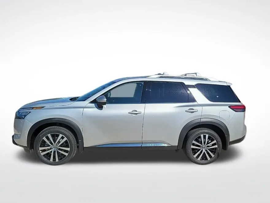 2025 Nissan Pathfinder Platinum photo 1