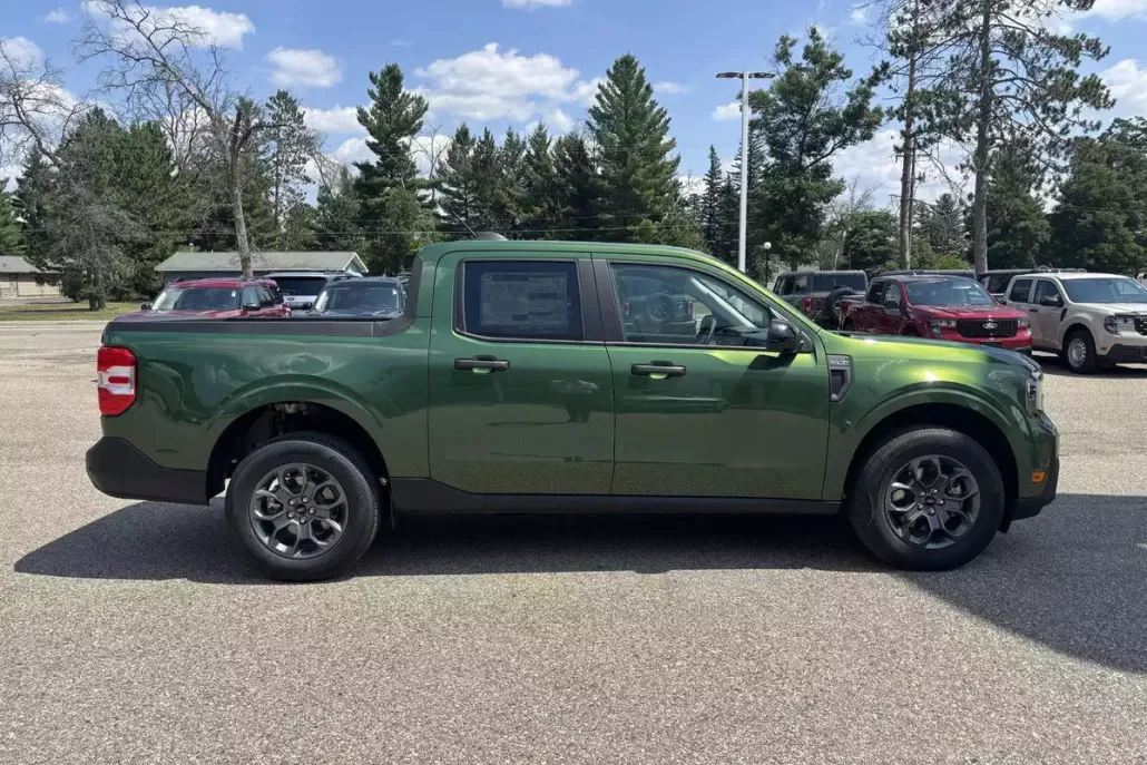 2025 Ford Maverick XLT photo 1