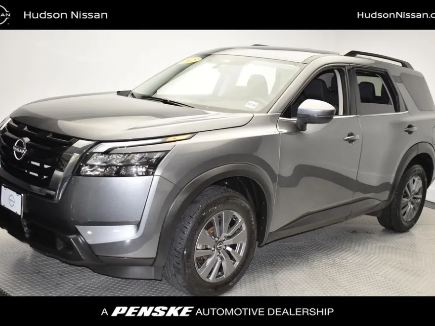 2025 Nissan Pathfinder SV photo 1