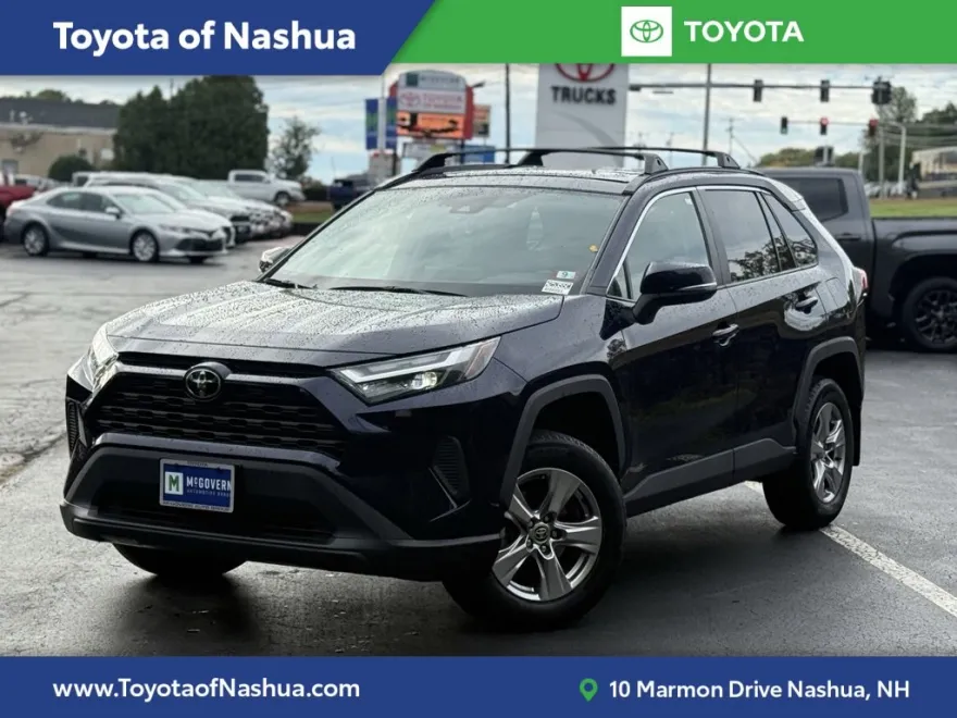 2022 Toyota RAV4 XLE photo 1