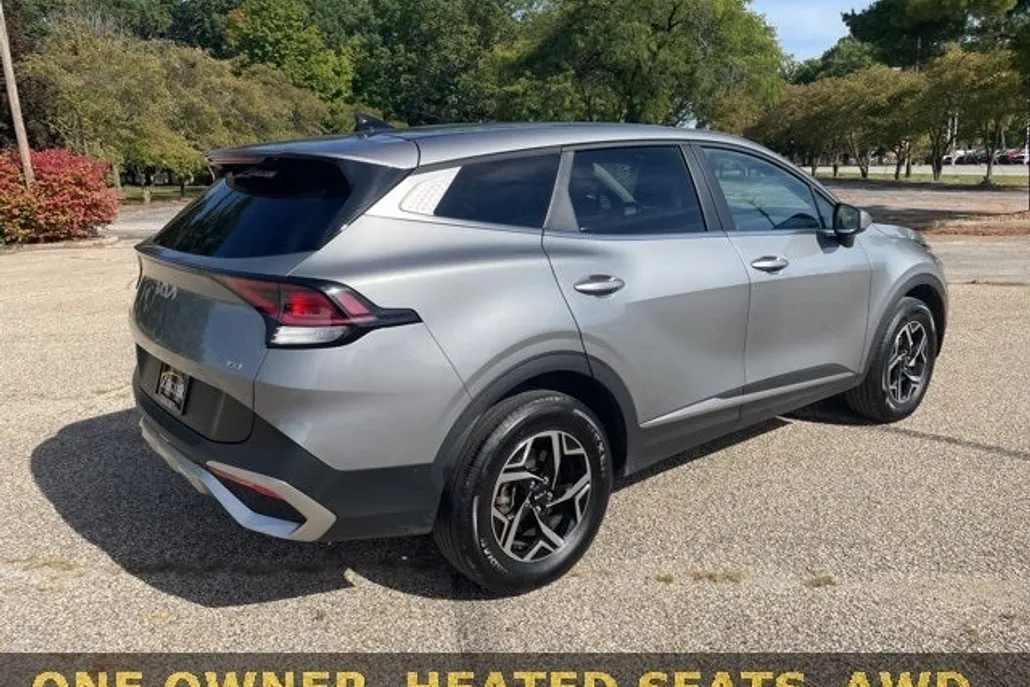 2024 Kia Sportage LX photo 1