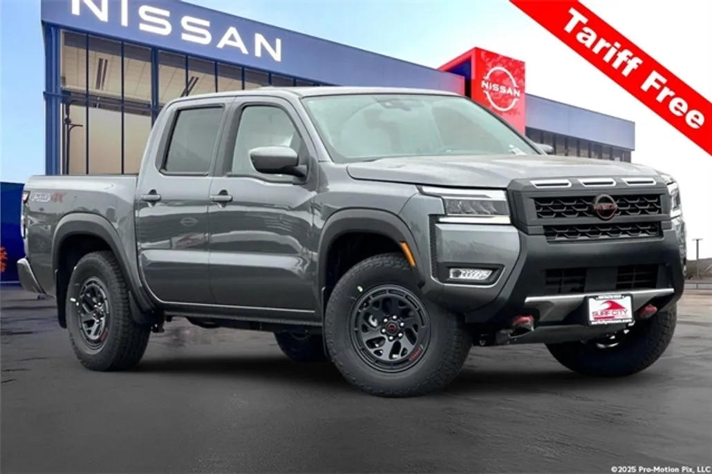 2025 Nissan Frontier PRO-4X photo 1