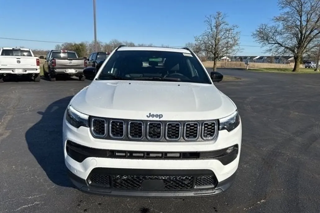 2024 Jeep Compass Latitude Lux photo 1