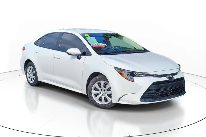2024 Toyota Corolla LE photo 1