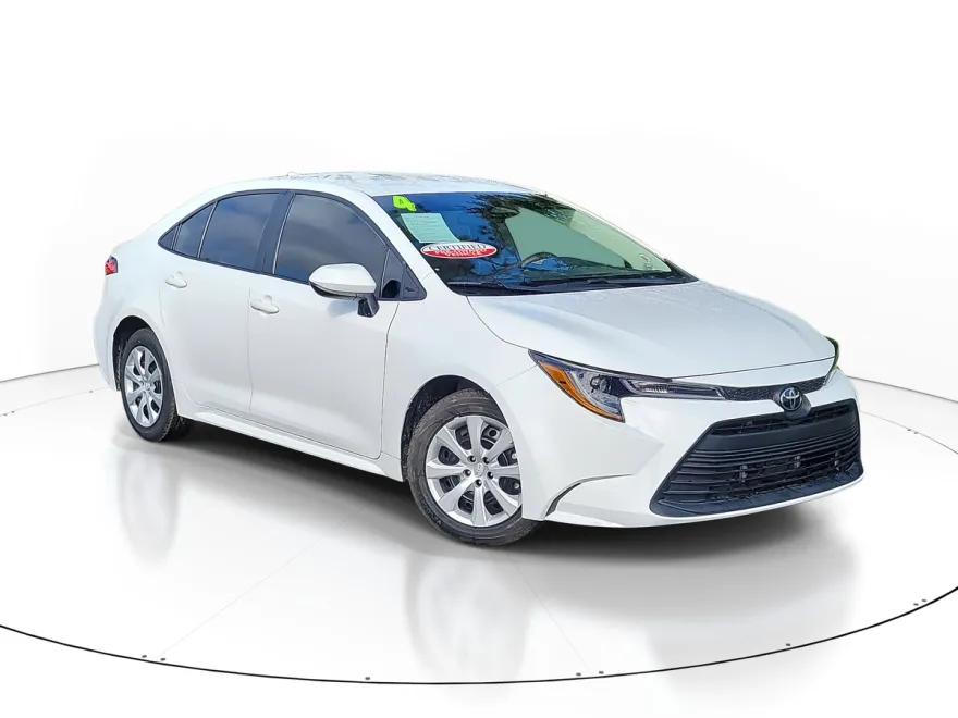 2024 Toyota Corolla LE photo 1