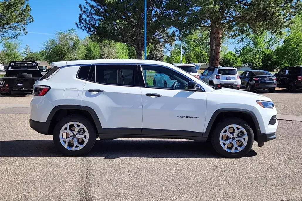 2025 Jeep Compass Sport photo 1