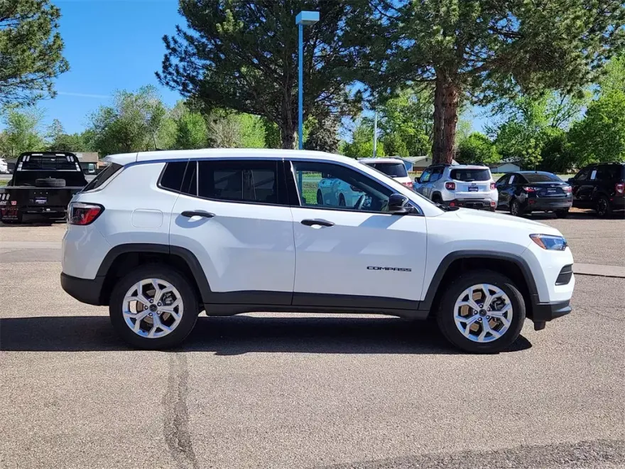 2025 Jeep Compass Sport photo 1
