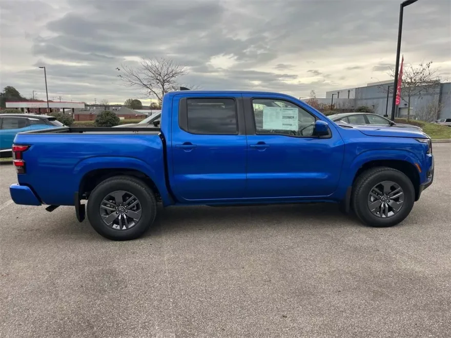 2025 Nissan Frontier SV photo 1