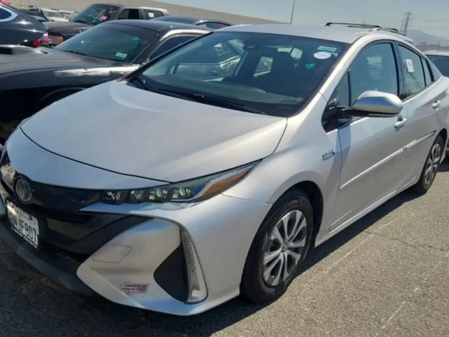 2020 Toyota Prius Prime XLE photo 1