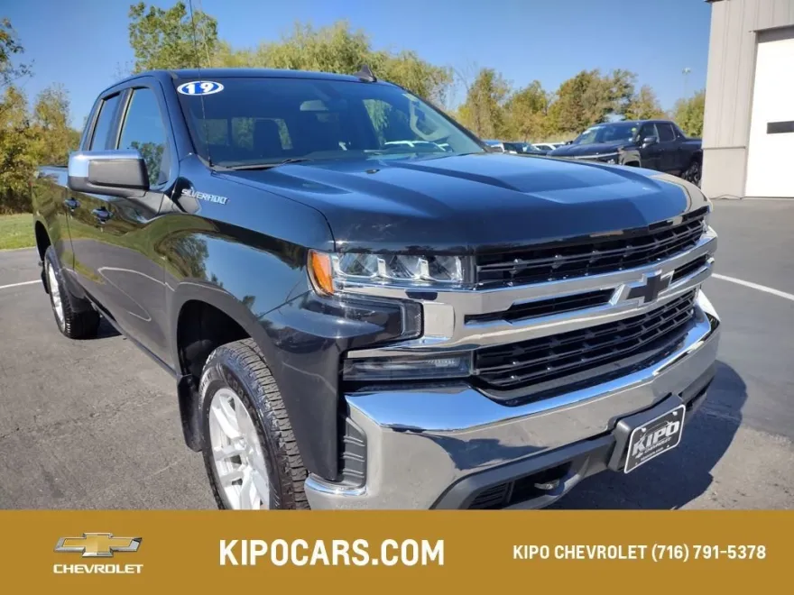 2019 Chevrolet Silverado 1500 LT photo 1