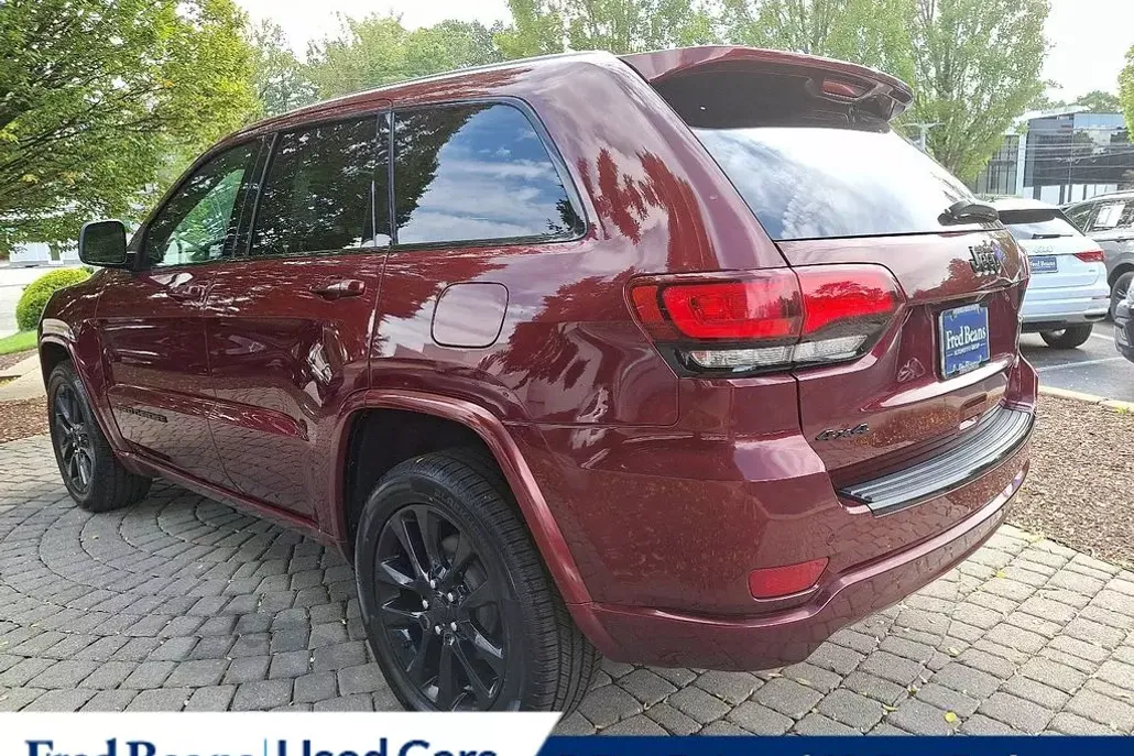 2018 Jeep Grand Cherokee Laredo photo 1
