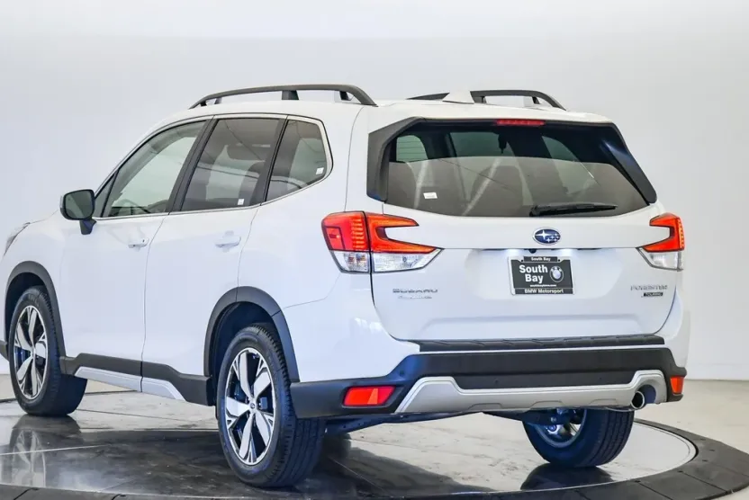 2020 Subaru Forester Touring photo 1