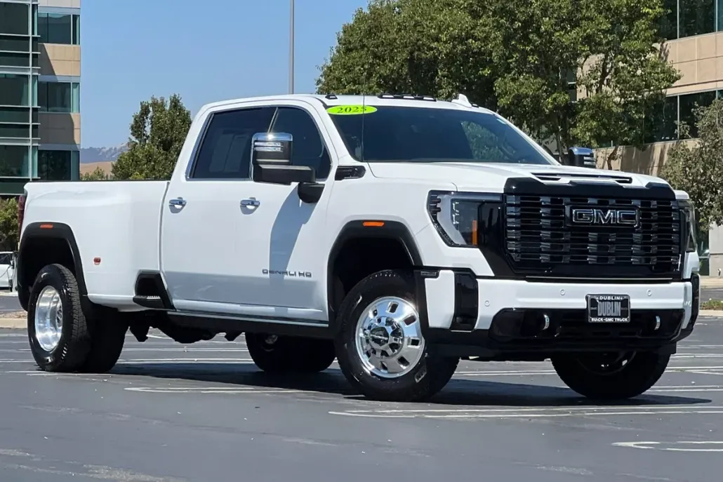 2025 Gmc Sierra 3500 HD Denali Ultimate photo 1