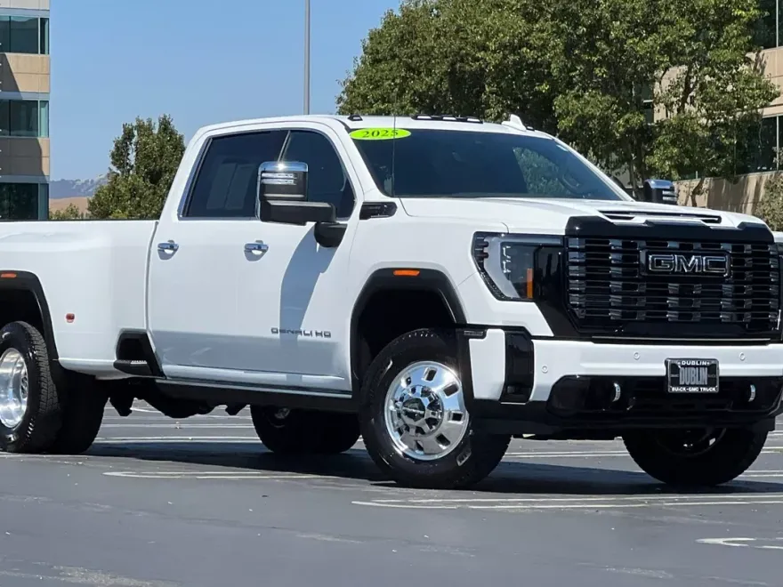2025 Gmc Sierra 3500 HD Denali Ultimate photo 1