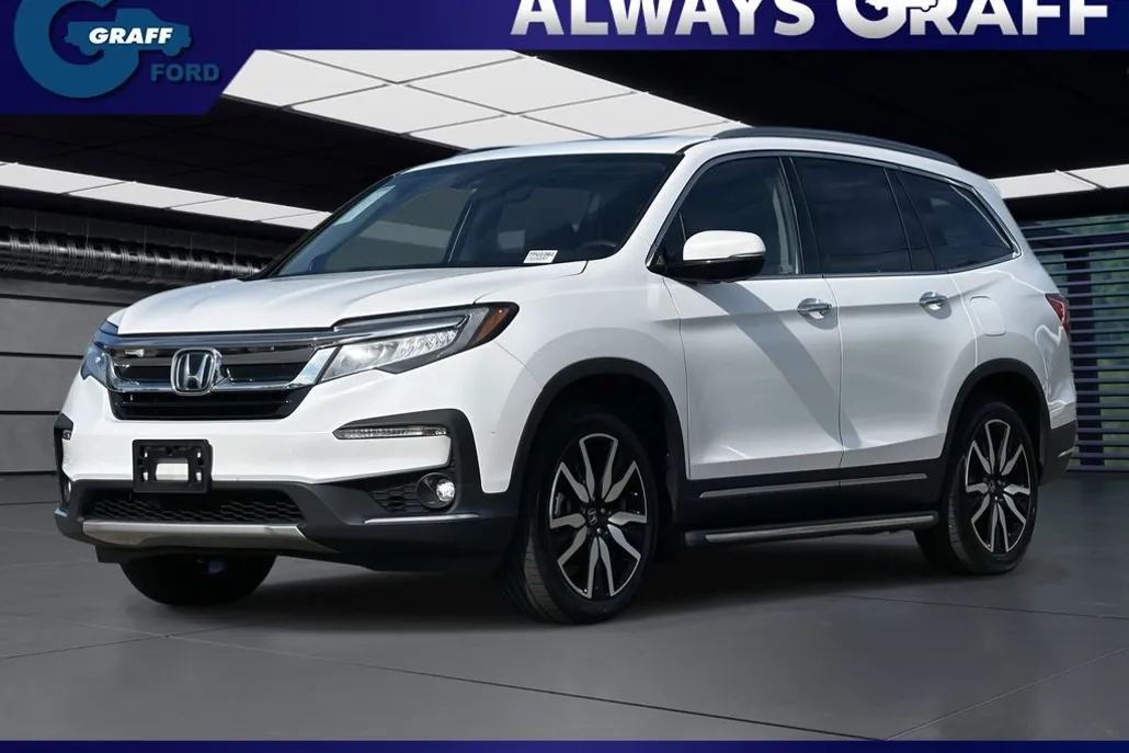 2022 Honda Pilot Touring photo 1