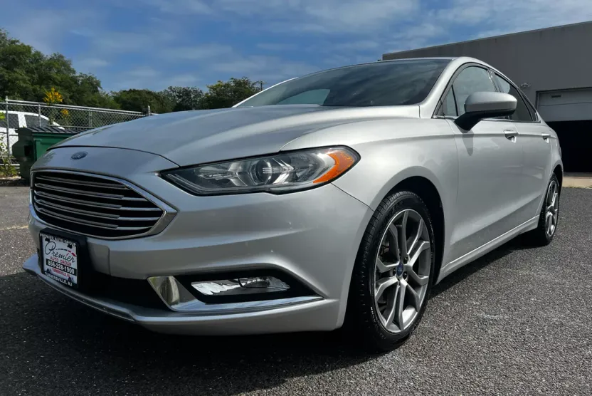 2017 Ford Fusion S photo 1