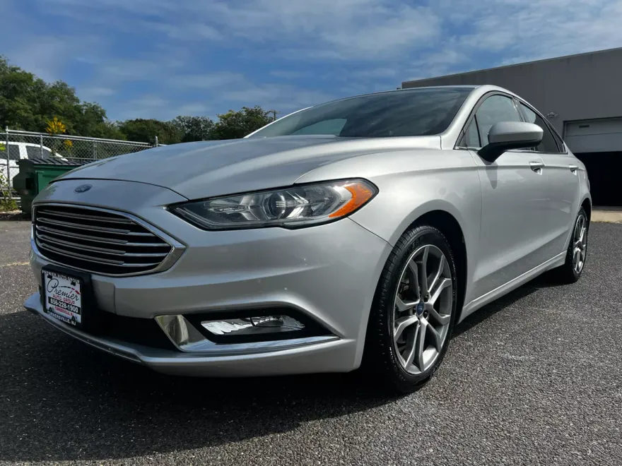 2017 Ford Fusion S photo 1