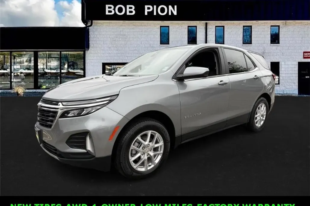 2024 Chevrolet Equinox LT photo 1