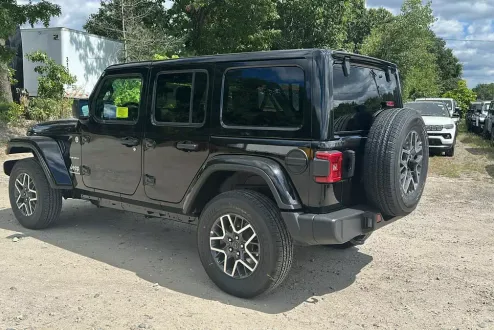 2024 Jeep Wrangler Sahara photo 2