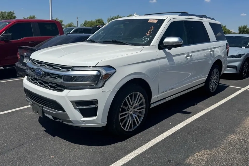2022 Ford Expedition Platinum photo 1