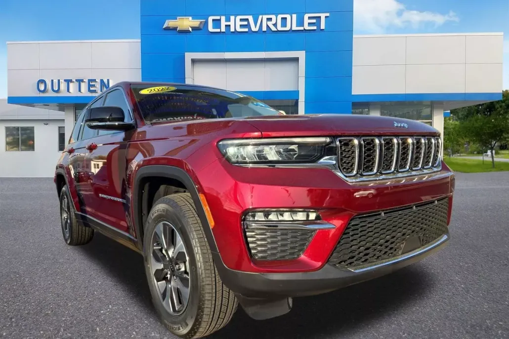 2022 Jeep Cherokee 4xe Limited photo 1