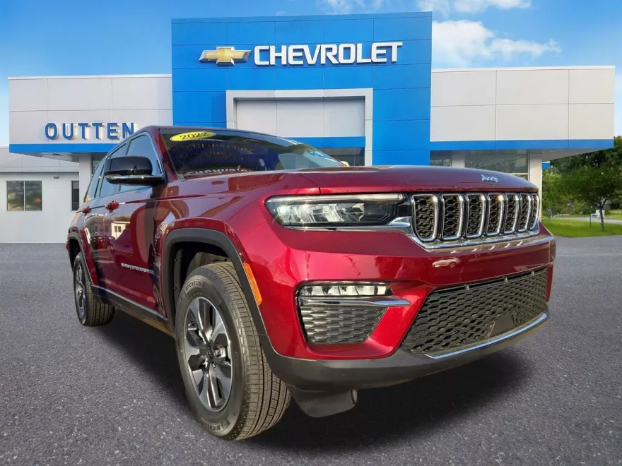 2022 Jeep Cherokee 4xe Limited photo 1