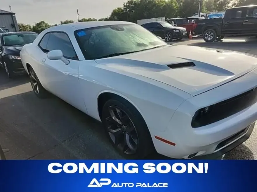 2018 Dodge Challenger SXT photo 1