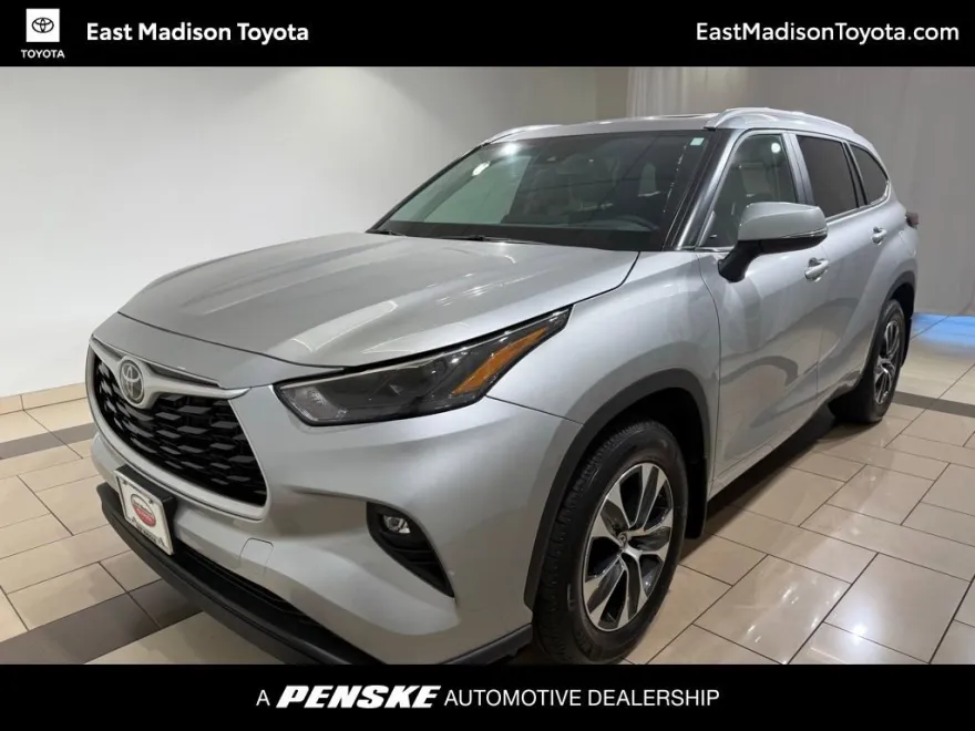 2024 Toyota Highlander XLE photo 1