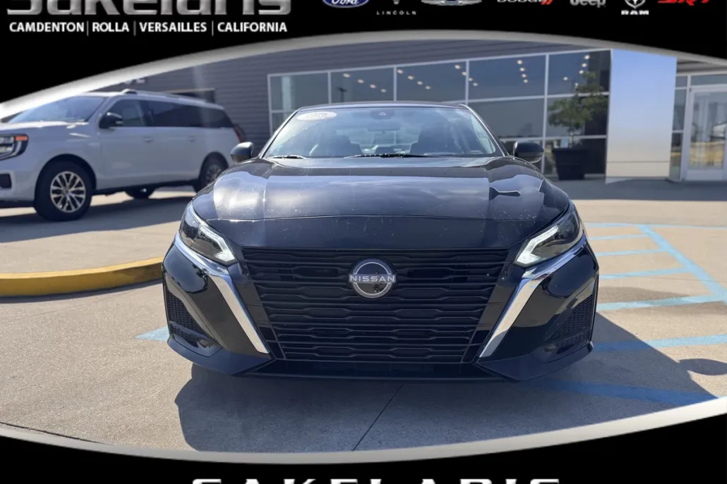 2025 Nissan Altima SV photo 1