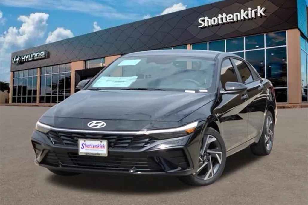 2025 Hyundai Elantra SEL Sport photo 1