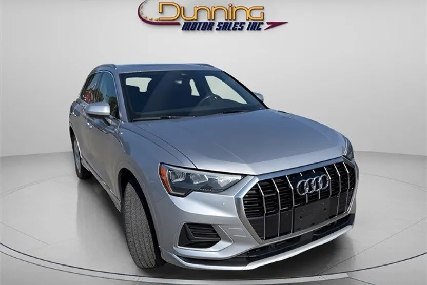 2021 Audi Q3 40 TFSI Premium photo 1