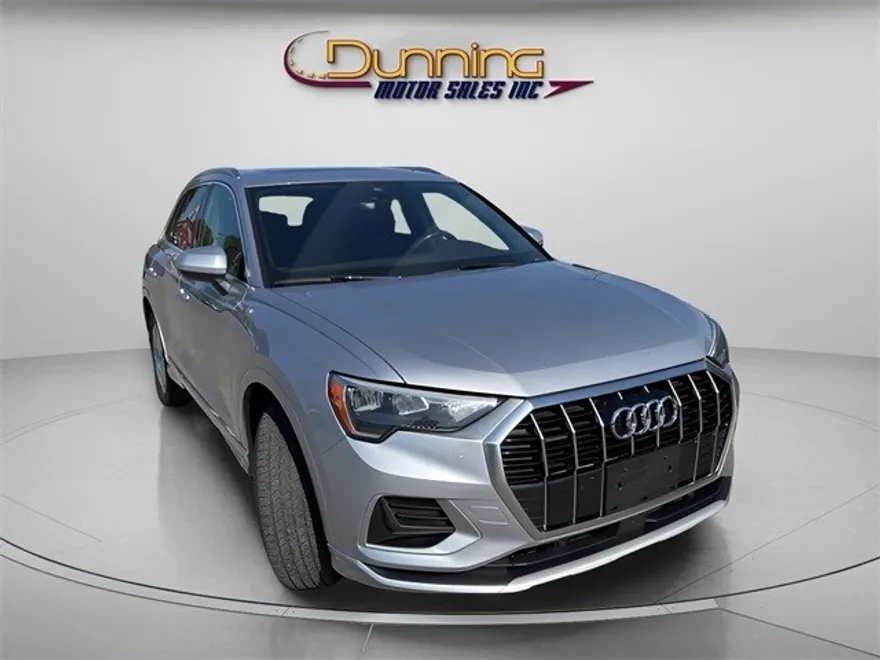 2021 Audi Q3 40 TFSI Premium photo 1