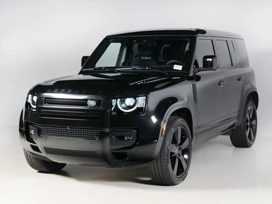2023 Land Rover Defender 110 V8 photo 1