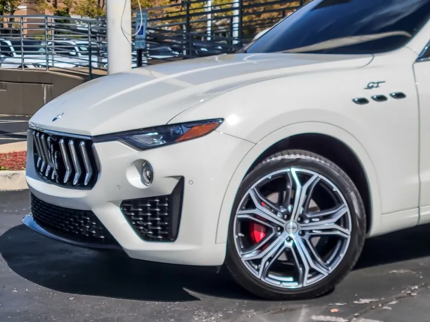 2022 Maserati Levante Base GT photo 1