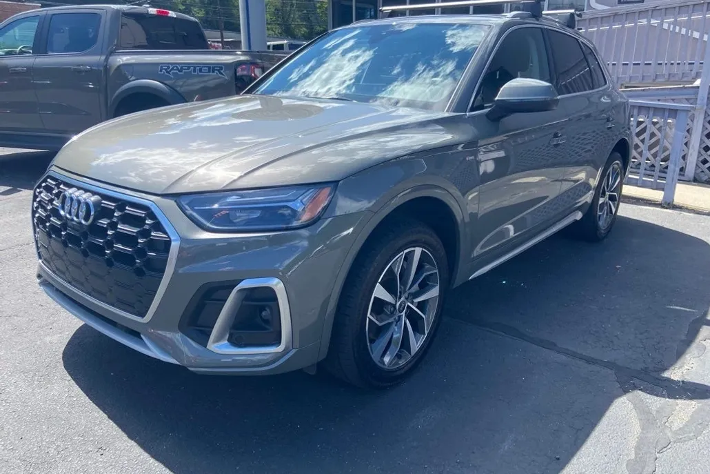 2024 Audi Q5 45 S line Premium photo 1