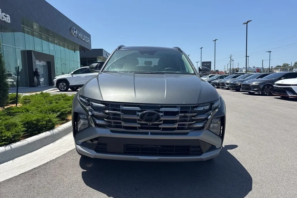 2025 Hyundai Tucson Hybrid Limited photo 1