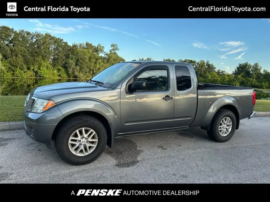 2017 Nissan Frontier SV photo 1