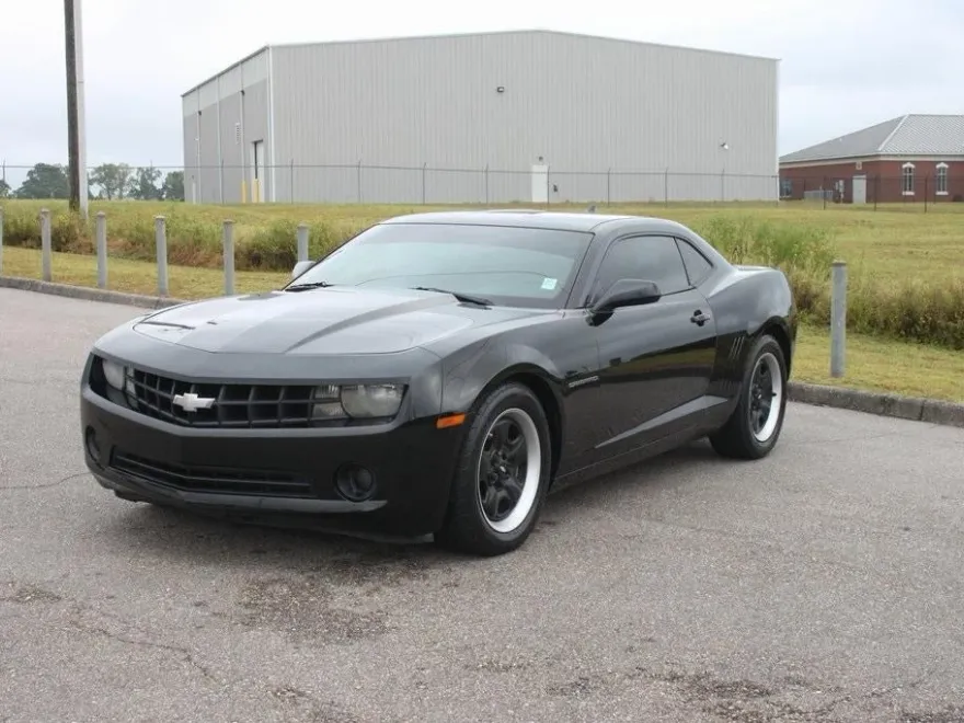 2011 Chevrolet Camaro LS photo 1